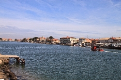 Bilder von Land und Leuten vom Gruppen-Ferienhaus 00330101 ZEBU<sup>®</sup>-Dorf Mittelmeer - M- in D�nemark 11560 Fleury f�r Sommerfreizeiten