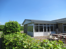 Terrassenbilder vom Selbstversorgerhaus 03313077 Gruppenhaus KLAVERTJE in Niederlande 4323 Ellemeet f&uuml;r Jugendfreizeiten