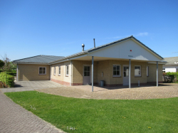 Terrassenbilder vom Selbstversorgerhaus 03313080 Gruppenhaus MEIDOORN in Niederlande 4323 Ellemeet f&uuml;r Jugendfreizeiten