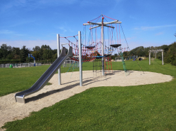 Bilder vom Spielplatz von der Gruppenunterkunft 03313248 Gruppenhaus MOLENZICHT in Niederlande 4323 Ellemeet f&uuml;r Gruppenfreizeiten