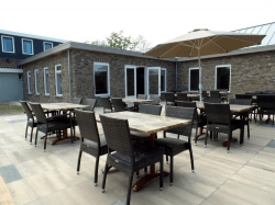 Terrassenbilder vom Selbstversorgerhaus 03313248 Gruppenhaus MOLENZICHT in Niederlande 4323 Ellemeet f&uuml;r Jugendfreizeiten