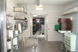 Küchenbilder von der Gruppenunterkunft 03453003 BINDERNÆS Efterskole in Dänemark 4970 Roedby für Familienfreizeiten