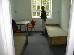 Schlafzimmerbilder vom Gruppenhaus 03453028 BORNHOLMS Efterskole in Dänemark 3700 Roenne für Gruppenfreizeiten