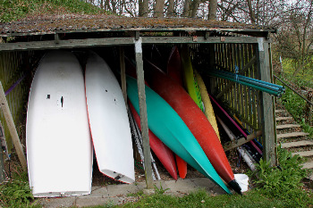 6. Sportplatz