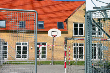 4. Sportplatz