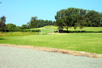 6. Sportplatz