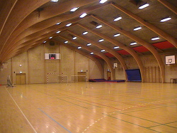 Bilder der Sporthalle vom Selbstversorgerhaus 03453075 STIDSHOLT Efterskole in Dänemark 9300 Saeby für Gruppenreisen