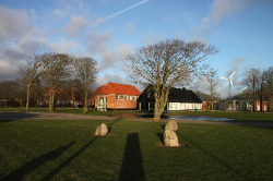 Bilder vom Gel&auml;nde vom Selbstversorgerhaus 03453093 Vostrup Efterskole in Dänemark 6880 TARM, VOSTRUP f&uuml;r Familienfreizeiten