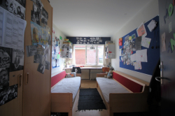 Schlafzimmerbilder vom Gruppenhaus 03453095 SKAMLING Efterskole in Dänemark 6093 Sjoelund für Gruppenfreizeiten