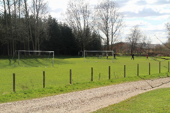 3. Sportplatz