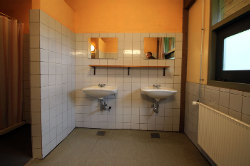 Sanitärbilder von der Gruppenunterkunft 03453106 Gruppenhaus SÃ˜BORG in DÃ¤nemark 7080 Boerkop für Sommerfreizeiten
