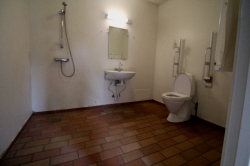 Sanit�rbilder von der Gruppenunterkunft 03453109 Gruppenhaus FREDERIKSHØJ in D�nemark 6200 Aabenraa f�r Sommerfreizeiten