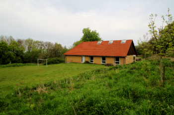 2. Sportplatz