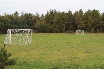 6. Sportplatz