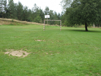 2. Sportplatz