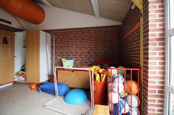 3. Sportplatz