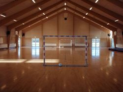 Bilder der Sporthalle vom Selbstversorgerhaus 03453188 ONSILD Efterskole in Dänemark 9500 Hobro f&uuml;r Gruppenreisen