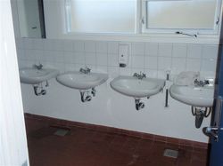Sanit&auml;rbilder von der Gruppenunterkunft 03453188 ONSILD Efterskole in Dänemark 9500 Hobro f&uuml;r Sommerfreizeiten