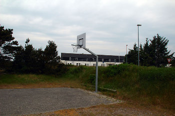 3. Sportplatz