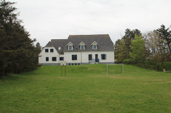 3. Sportplatz