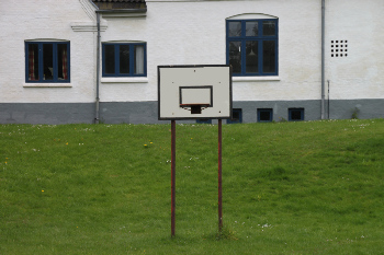 5. Sportplatz