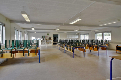 Bilder der Aufenthaltsräume vom Gruppenhaus 03453428 DOKKEDAL-Centeret (ehemalige Efterskole) in Dänemark 9280 Storvorde für Konfifreizeiten