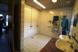 Sanit&auml;rbilder von der Gruppenunterkunft 03453460 BJERGET EFTERSKOLE in Dänemark 7741 Froestrup f&uuml;r Sommerfreizeiten
