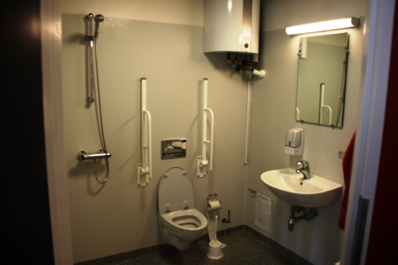 Sanitärräume der Gruppenunterkunft 03453460 BJERGET EFTERSKOLE in Dänemark 7741 Froestrup für Jugendfreizeiten Sanitärräume der Gruppenunterkunft 03453460 BJERGET EFTERSKOLE in Dänemark 7741 Froestrup für Jugendfreizeiten