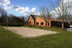 Bilder vom Spielplatz von der Gruppenunterkunft 03453460 BJERGET EFTERSKOLE in Dänemark 7741 Froestrup f&uuml;r Gruppenfreizeiten