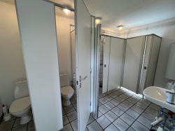 Sanit�rbilder von der Gruppenunterkunft 03453826 KLK-Gruppenhaus - KLITSTUEN in D�nemark 9492 Blokhus f�r Sommerfreizeiten