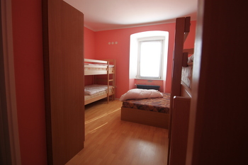 2. Schlafzimmer