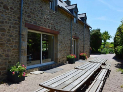 Terrassenbilder vom Selbstversorgerhaus 05335209 Gruppenhaus ST. MELOIR-DES-ONDES in D�nemark F-35350 St. Meloir des Ondes f�r Jugendfreizeiten