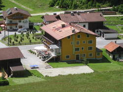 Aussenansicht vom Gruppenhaus 07437027 Gruppenhaus ST.LEONHARD in D�nemark A-6481 St. Leonhardt/Pitztal/Tirol f�r Gruppenfreizeiten