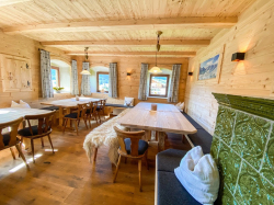 Bilder der Aufenthaltsr&auml;ume vom Gruppenhaus 07437002 Gruppenhaus TUXERHOF in Österreich A-6215 Achenkirch f&uuml;r Konfifreizeiten