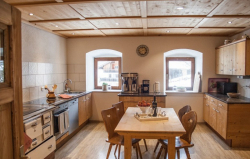 K&uuml;chenbilder von der Gruppenunterkunft 07437002 Gruppenhaus TUXERHOF in Österreich A-6215 Achenkirch f&uuml;r Familienfreizeiten