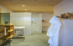 Sanit&auml;rbilder von der Gruppenunterkunft 07437002 Gruppenhaus TUXERHOF in Österreich A-6215 Achenkirch f&uuml;r Sommerfreizeiten