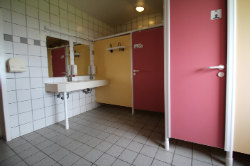 Sanitärbilder von der Gruppenunterkunft 03453430 Gruppenhaus STENDERUPHAGELEJREN in DÃ¤nemark 6092 SÃ¸nder Stenderup für Sommerfreizeiten