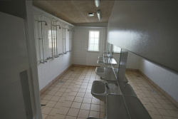 Sanit�rbilder von der Gruppenunterkunft 03453813 KLK-Gruppenhaus - NABOEN in Dänemark 3740 Svaneke f�r Sommerfreizeiten
