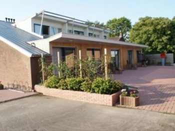 Aussenansicht vom Gruppenhaus 03318325 Gruppenhaus DE VOORST in Niederlande 8325 PP Vollenhove f&uuml;r Gruppenfreizeiten