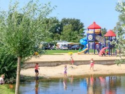 Bilder vom Spielplatz von der Gruppenunterkunft 03318325 Gruppenhaus DE VOORST in Niederlande 8325 PP Vollenhove f&uuml;r Gruppenfreizeiten