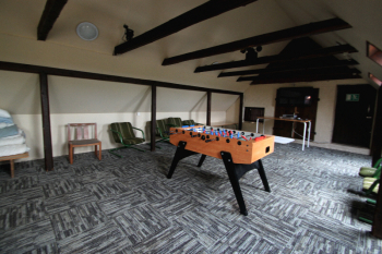 6. Sportplatz