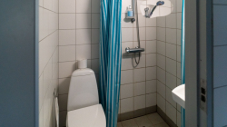 Sanit�rbilder von der Gruppenunterkunft 03453102 Gruppenhaus BOGENSHOLMLEJREN in Dänemark 8400 Ebeltoft f�r Sommerfreizeiten