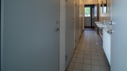 Sanit�rbilder von der Gruppenunterkunft 03453102 Gruppenhaus BOGENSHOLMLEJREN in Dänemark 8400 Ebeltoft f�r Sommerfreizeiten