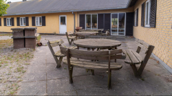 Terrassenbilder vom Selbstversorgerhaus 03453102 Gruppenhaus BOGENSHOLMLEJREN in Dänemark 8400 Ebeltoft f�r Jugendfreizeiten