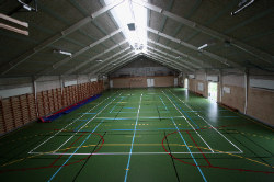 Bilder der Sporthalle vom Selbstversorgerhaus 03453468 HØJER Efterskole in Dänemark 6280 Højer für Gruppenreisen