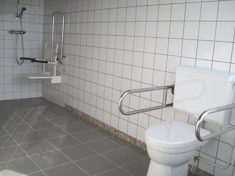 Sanitärräume der Gruppenunterkunft 03318536 Gruppenhaus MATROOS in Niederlande 8536 VD Oosterzee für Jugendfreizeiten Sanitärräume der Gruppenunterkunft 03318536 Gruppenhaus MATROOS in Niederlande 8536 VD Oosterzee für Jugendfreizeiten