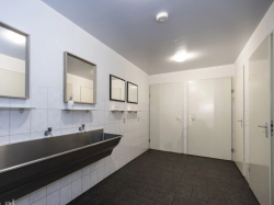 Sanit�rbilder von der Gruppenunterkunft 03315814 Gruppenhaus SCHUUR in D�nemark 5813 Ysselstein f�r Sommerfreizeiten