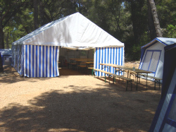 Bilder der Aufenthaltsr&auml;ume vom Gruppenhaus 00339101 ZEBU<sup>®</sup>-Dorf FRANKREICH ARDÈCHE  - M - in Frankreich 07150 Salvadas f&uuml;r Konfifreizeiten