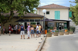 Bilder vom Gel&auml;nde vom Selbstversorgerhaus 00339101 ZEBU<sup>®</sup>-Dorf FRANKREICH ARDÈCHE  - M - in Frankreich 07150 Salvadas f&uuml;r Familienfreizeiten