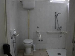 Sanit&auml;rbilder von der Gruppenunterkunft 05395539 Gruppenhaus CASTELLINA in Italien I-56040 Castellina Marittima f&uuml;r Sommerfreizeiten